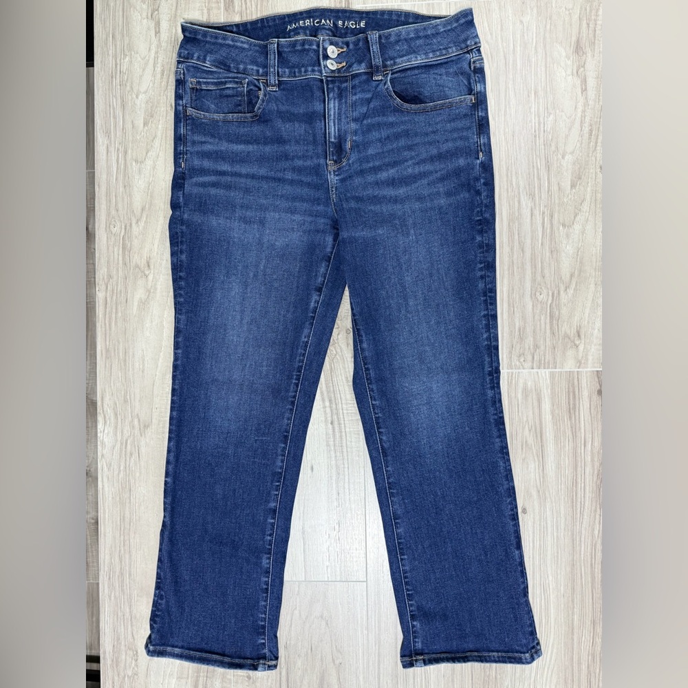 American Eagle Outfitters Women's Straight Leg Jeans in Dark Blue Wash